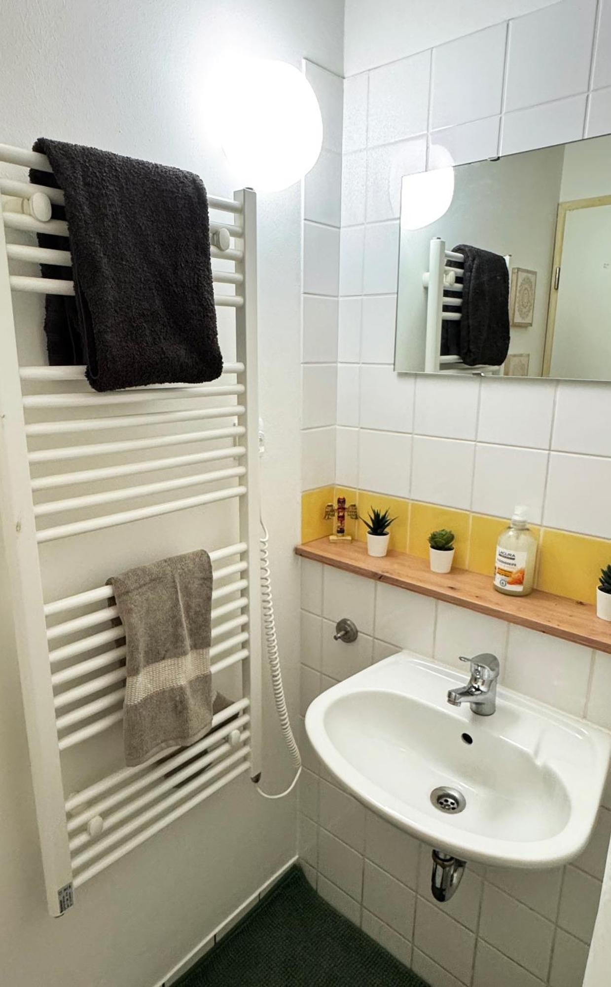 Naehe Uni Campus Inklusive Parkplatz Boho-suite By Rentigo - Perfekt Fuer Einen Aufenthalt In Zentrumnaehe! * Saarbruecken
