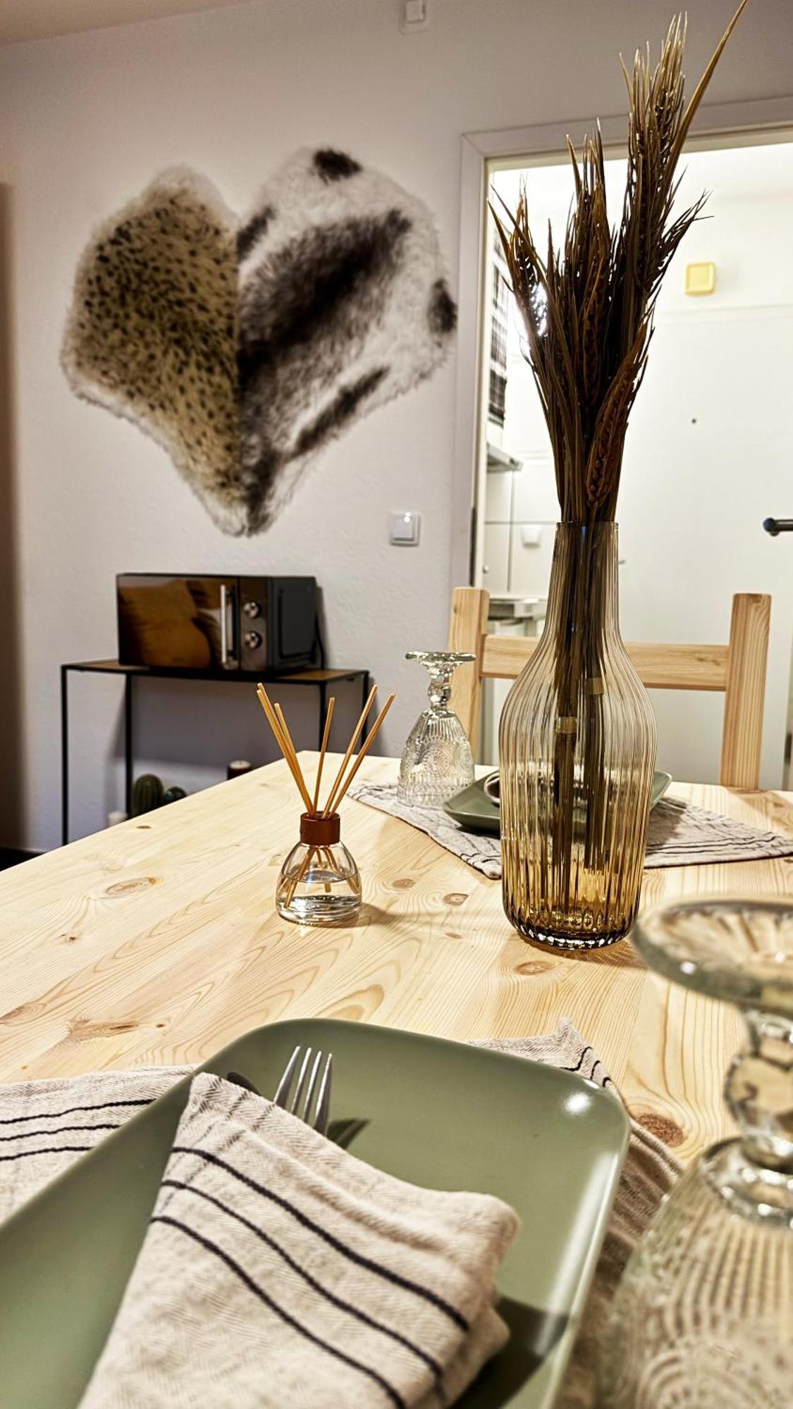 Naehe Uni Campus Inklusive Parkplatz Boho-suite By Rentigo - Perfekt Fuer Einen Aufenthalt In Zentrumnaehe! Apartment
